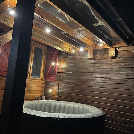 Chez Mamie Villa LʼIsle-Jourdain Exteriör bild