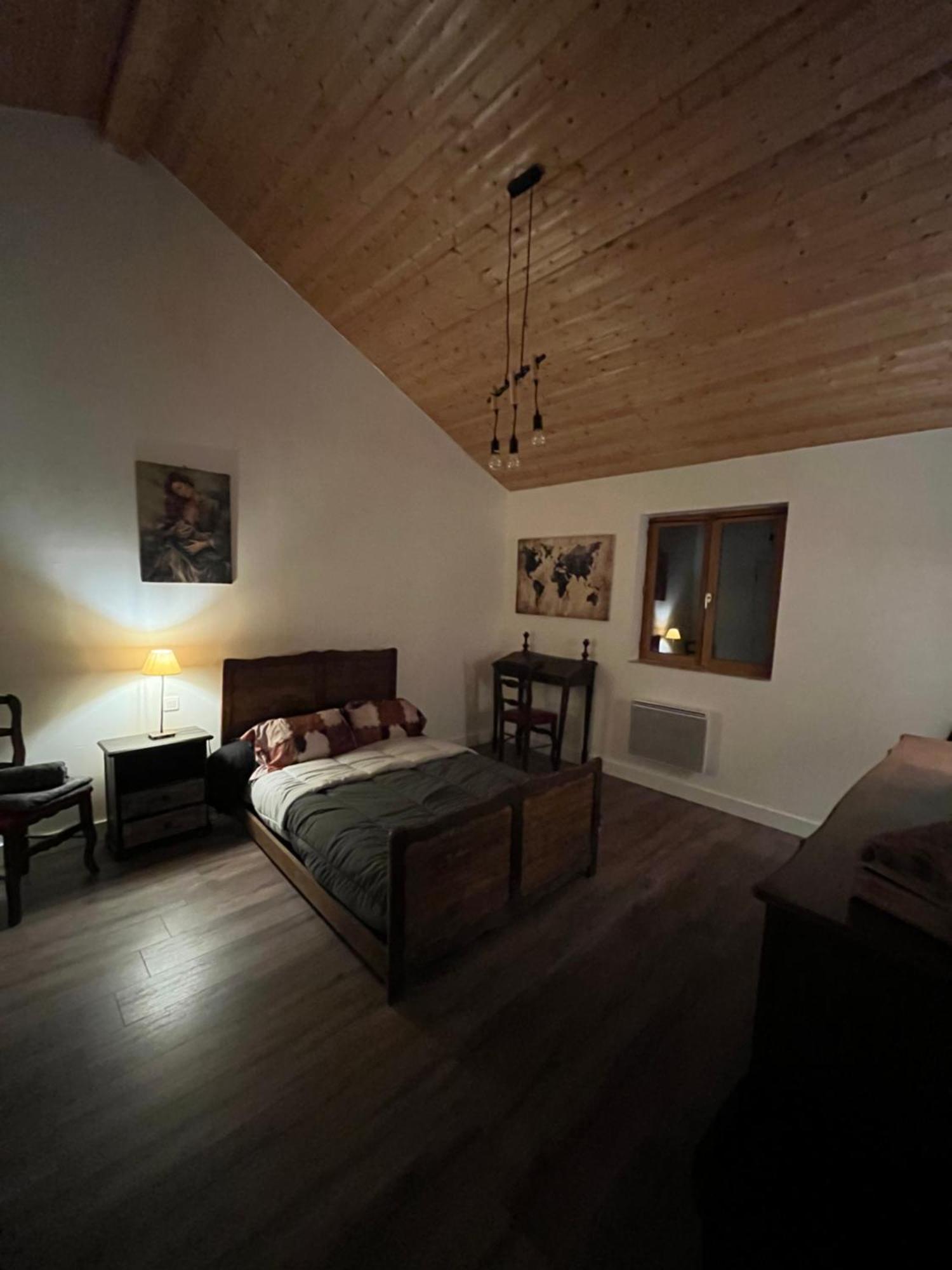 Chez Mamie Villa LʼIsle-Jourdain Exteriör bild
