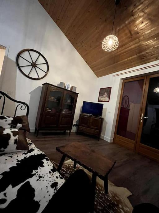Chez Mamie Villa LʼIsle-Jourdain Exteriör bild