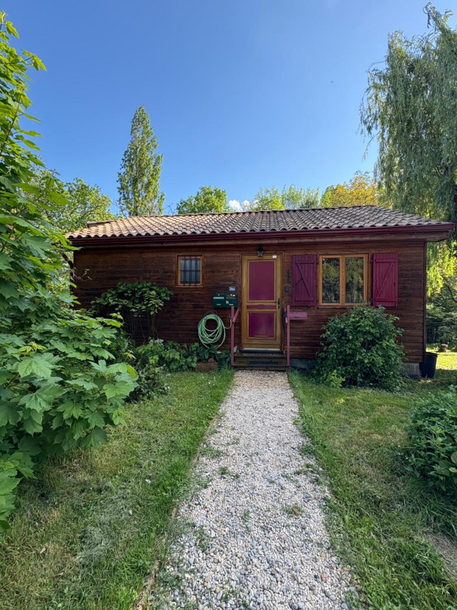 Chez Mamie Villa LʼIsle-Jourdain Exteriör bild